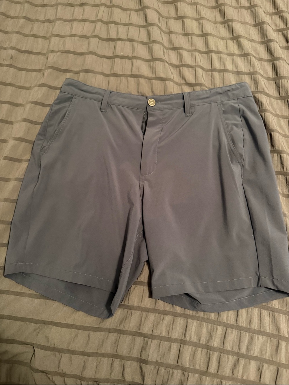 Free Fly Apparel Men's Blue Dusk Hybrid Shorts - 7 inch Inseam Size 34 Waist